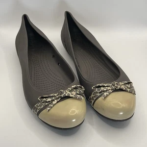 Crocs Cap Toe Schleife flach mit Schleife Espresso Gold lockere Passform Damengröße 9 - Bild 1 von 7