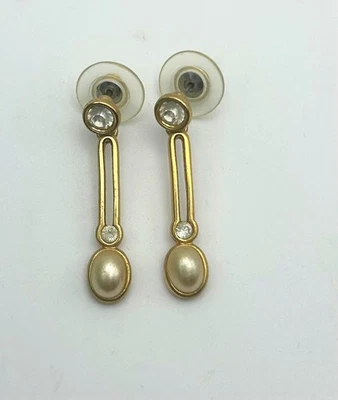 Pendientes colgantes de oro vintage con perlas de imitación y pedrería | Núcleo de perlas glamurosas de los años 80 Foto 1 de 4