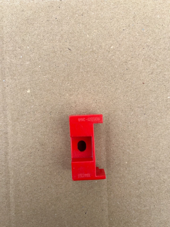 Kit de retención de disyuntor principal Square D QO (PK2MB) - SIN tornillo Foto 1 de 1