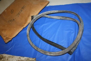 91A-701290-B Ford Convertible Windshield Runner Seal - Picture 1 of 4