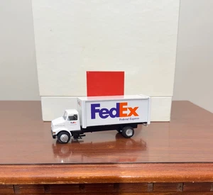 FedEx Federal Express Delivery Truck 1995 Winross Truck - Picture 1 of 4
