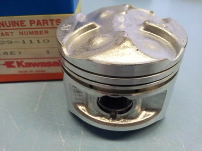 Kawasaki ZX750 G GPZ 750 R Ninja -85-86 pistón 1er gran tamaño 13029-1110 nuevo de stock Foto 1 de 2