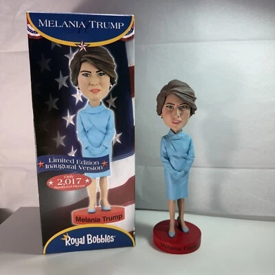 Bobblehead Melania Trump (edición inaugural) número 150 de solo hecho en 2017  Foto 1 de 4