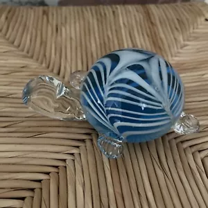 Fermacarte tartaruga in vetro artistico blu bianco 5" ottimo - Foto 1 di 4