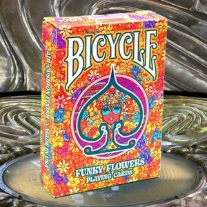 Mazo de cartas de juego de flores funky para bicicleta diseñado por Yasuyuki Honne 2023 Japón - Imagen 1 de 9