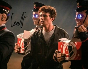 Doctor Who Autograph: LEO FLANAGAN (Kerblam!) Signed Photo - Picture 1 of 7