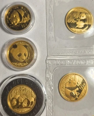 LOTE DE 5 MONEDAS PANDA ORO FINO 1/2 OZ EN TOTAL Foto 1 de 2