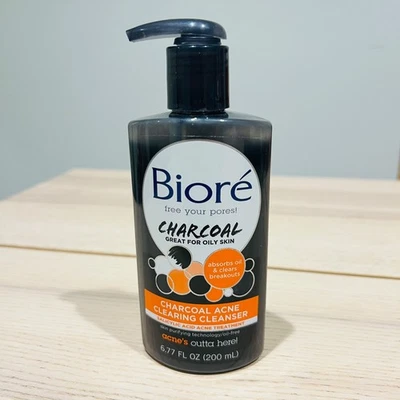 Biore Charcoal Acne Clearing Cleanser w/ Salicylic Acid 6.77 oz for Oily Skin - Image 1 of 2