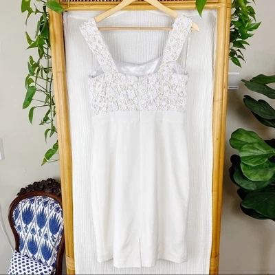 VESTIDO KAY UNGER NEW YORK ENCAJE BLANCO Foto 1 de 4