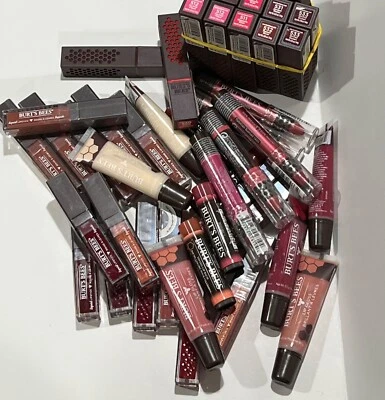 Burt's Bees, brillo de lápiz labial y crayones, ¡VARIEDAD PARA ELEGIR! NUEVO Y PRECINTADO Foto 1 de 4