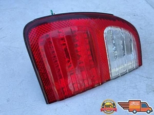 1998 1999 2000 2001 2002 LEXUS LX470 RIGHT INNER TAILLIGHT TAIL LIGHT LAMP OEM - Picture 1 of 10