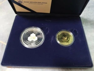 SET OF 2 PROOF COIN SOCSO PERKESO SILVER COMMEMORATIVE 50TH ANNIVERSARY - Picture 1 of 2