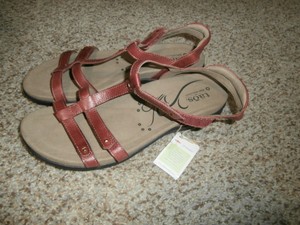 taos trilogy sandals