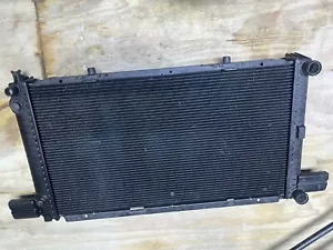 Mercedes Benz R129 300SL BEHR Radiator - Foto 1 di 4