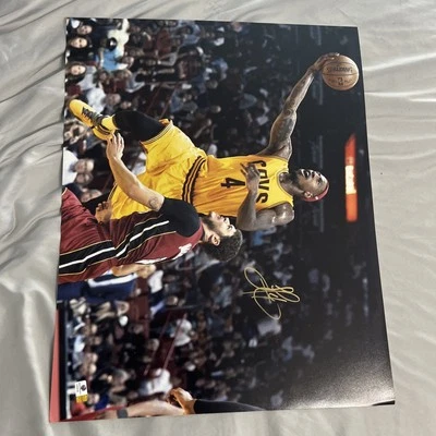 Foto firmada a mano 16 X 20 GAI #W9838 "Cleveland Cavaliers" Iman Shumpert sin certificado de autenticidad Foto 1 de 3