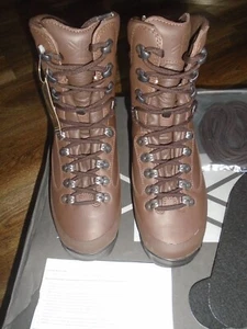 BOTAS KARRIMOR MUJER COMBATE FRÍO HÚMEDO TALLA 3M EJÉRCITO BRITÁNICO NUEVAS - Imagen 1 de 6