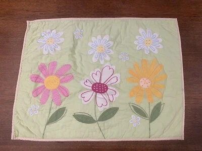 Almohada Pottery Barn Kids Apliques Bordados Floral Verde Amarillo Falso Estándar Foto 1 de 4