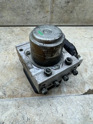 Honda Accord 2013 sedán LX 2,4 L AWD conjunto modulador ABS VSA OEM 57110-T2F-A02 Foto 1 de 4