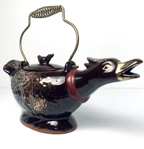 Tetera vintage Redware Duck años 50 Japón mango de alambre tapa figurativa oro rojo MCM 8" - Imagen 1 de 16