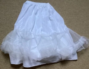 Girls’ white petticoat underskirt- approx waist 18” - stretch to 26” - Picture 1 of 5
