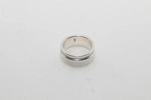 Anello in pensione fascia nuziale centrata argento sterling James Avery taglia 6,5 - Foto 1 di 8
