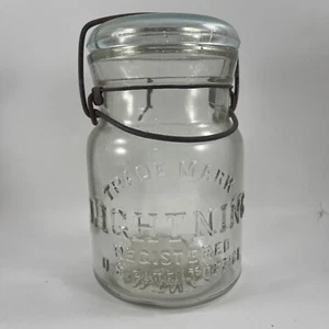 Vintage Trade Mark LIGHTNING Putnam 31 Glass 1 Pint Mason Jar Bold Letters - Picture 1 of 9