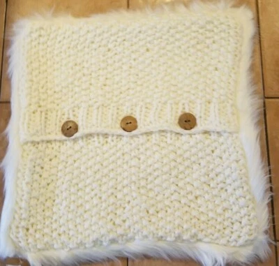 Suéter tejido con botones Pottery Barn ribete de piel sintética marfil 20" funda de almohada #1489 Foto 1 de 4