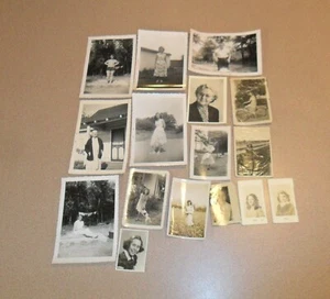 16 Schwarz-Weiß Fotografien, Bilder, Mädchen, Frauen datiert 1946 - 1954, Vintage  - Bild 1 von 3