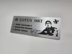 Targa targhetta nome metallo Lotus 98T Ayrton Senna 1986 per Minichamps 1/12 MFH - Foto 1 di 3