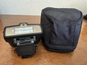Nikon SB-R200 Macro Close up Speedlight flash unit with SS-200 case Works Well - Picture 1 of 8