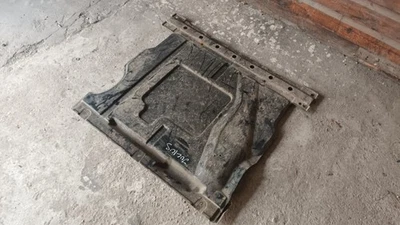 Protector debajo de la carrocería caja de cambios Audi A6 100 C4 4A0863822 T Foto 1 de 4