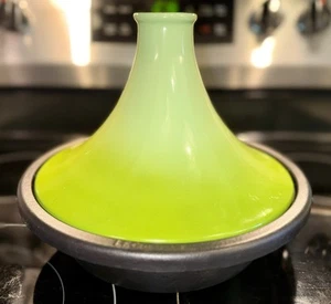 Le Creuset Tagine Retired Kiwi Green Cast Iron Ceramic 2.5 Quart 27cm Dish - Picture 1 of 13