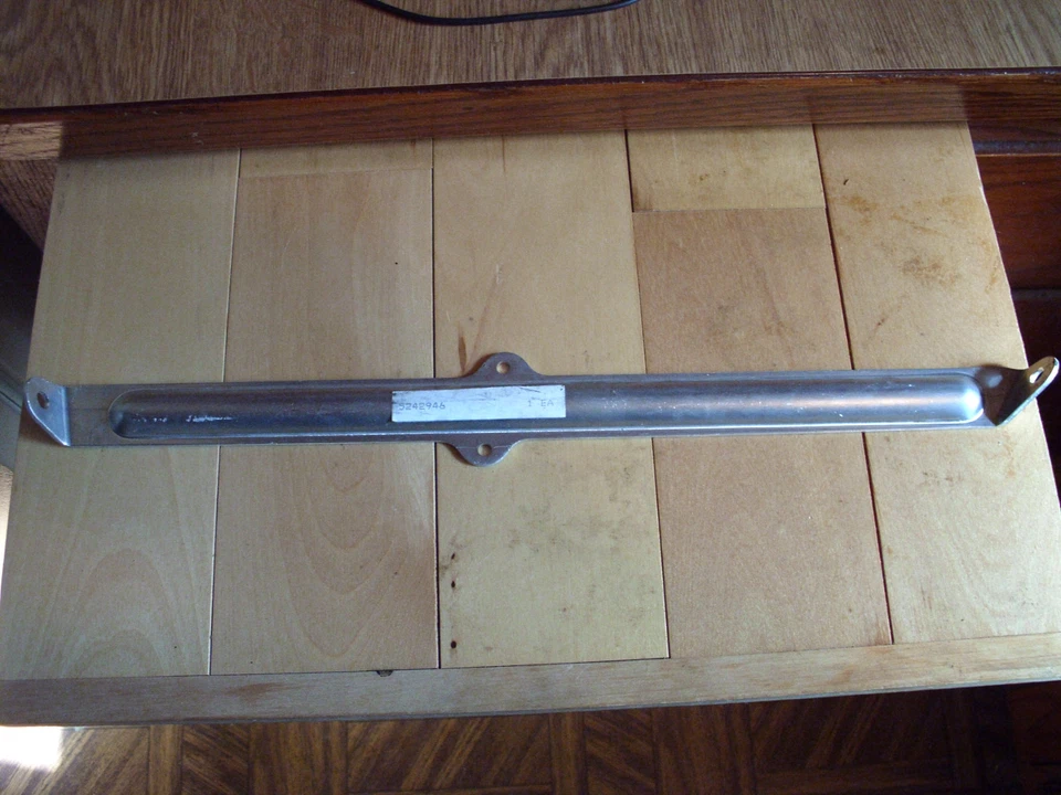 Soporte capó inferior Polaris Snowmobile Supersport XCR Classic Touring Trail RMK 500 Foto 1 de 1