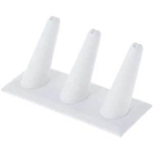 Expositor de anillos de imitación de cuero blanco Plymor, 3 en base rectangular, 4,875" x 2,25" x 2" - Imagen 1 de 2