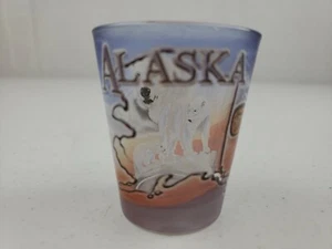 ALASKA VTG Souvenir Frosted Shot Glass Polar Bear Family Very Very Pretty Glass - Picture 1 of 11