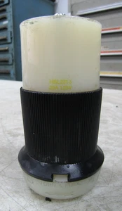 💥HUBBELL 20 AMP TURN & PULL RECEPTACLE 125 VAC 3Ø HBL2313 - Picture 1 of 6