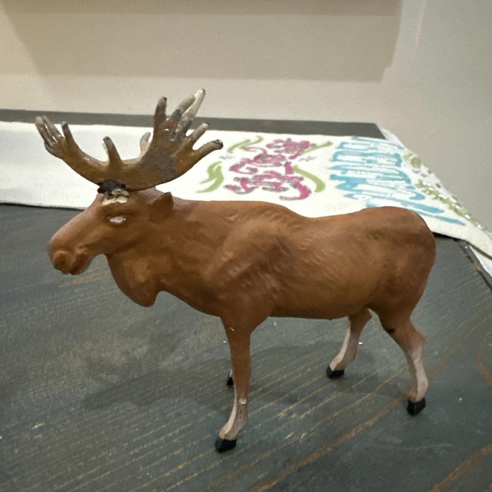 Estatuilla sólida de colección Alemania Alce 4,5" L Foto 1 de 4