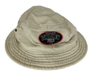 De Colección Wrigley Field Est 1914 Sombrero de Cubo Beige Tostado MLB Algodón Gemelos Empresa BONITO - Imagen 1 de 4