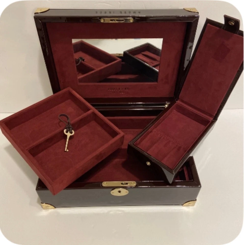 Baúl de belleza Bobbi Brown Deluxe - edición limitada Foto 1 de 1