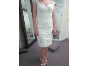 Magnifique robe de mariée crayon ivoire neuve, courte taille 4, Bachelorette/Destination