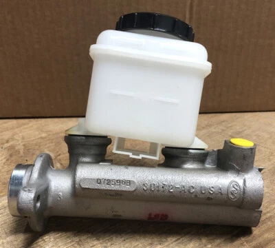 NOS Beck/Arnley Brake Master Cylinder 92-94 Fits Nissan Maxima Part #072-8988. - Imagem 1 de 4