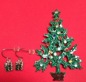 Vintage Christmas Tree Enamel Brooch & Earring Set Antique Pin Rhinestones Xmas - Picture 1 of 4
