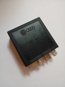 1x relay 377 relay 4B0955531A 4B0 955 531 A Volkswagen Audi 377 12V - Picture 1 of 7