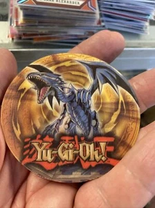 Rare Round Blue Eyes White Dragon YuGiOh 1996 3D - Picture 1 of 4