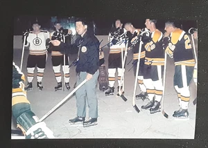 HARRY SINDEN BOSTON BRUINS GM HOCKEY SIGNED AUTOGRAPHED GLOSSY 4X6 PHOTO E - Picture 1 of 2