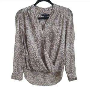 Blusa Inc International Concepts Beige y Blanco Estilo Envolvente Manga Larga Talla 10 - Imagen 1 de 5