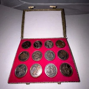 Colección de monedas medalla zodiaco chino antiguas históricas en estuche de seda - Imagen 1 de 12