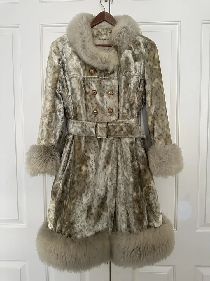 Casaco de pele sintética feminino vintage Sears Fashions com cinto grande peito duplo anos 70 - Imagem 1 de 4