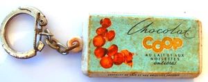 PORTE CLES KEYCHAIN - CHOCOLAT COOP TABLETTE LAIT NOISETTES RECTO-VERSO - Imagen 1 de 2