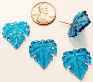 12 VINTAGE AQUA BLUE MAPLE LEAF 20mm. ETCHED ACRYLIC PENDANT BEAD CHARMS N151 - Picture 1 of 2